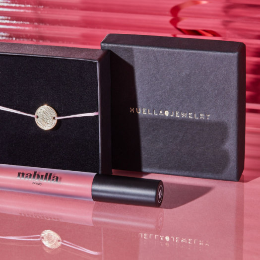 1 Huella Jewelry bracelet + 1 lipstick of your choice